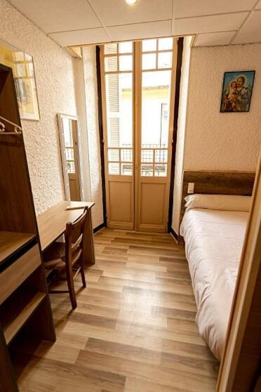 Hotel-Restaurant Le Saint Christophe Lourdes Kültér fotó